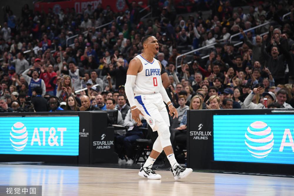 在观察对手 在观察对手