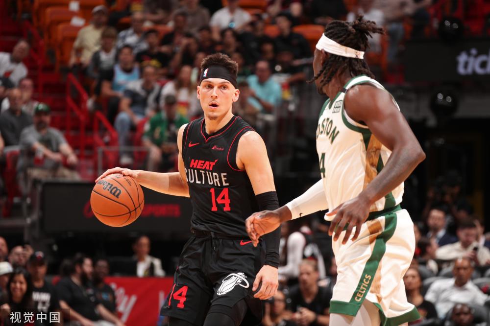 了他的个人 了他的个人